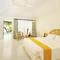 Фото отеля Holiday Island Resort 4* 12