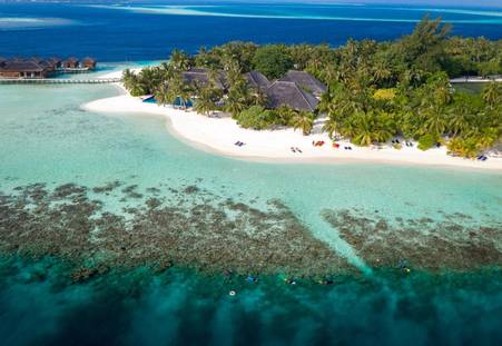Фото отеля Vilamendhoo Island Resort & Spa 4*