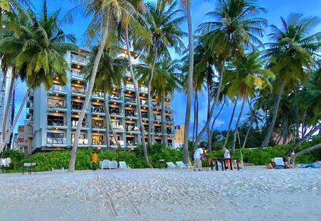 Фото отеля Kaani Grand Seaview 4*