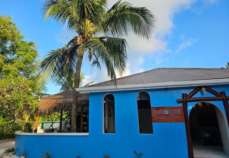 Фото отеля Island Luxury Fehendhoo 2*