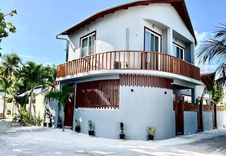 Фото отеля Finolhu Dhigurah GuestHouse 3*